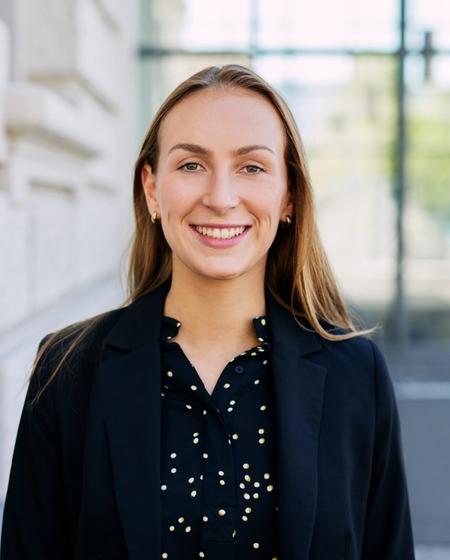 Vorschaubild von Laura Berkes, Senior Beraterin bei IRF Reputation AG